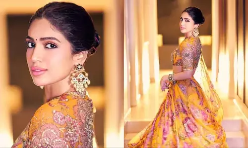 Floral Lehenga में भूमि की ब्राइडल इंस्पिरेशन Floral Lehenga में भूमि की ब्राइडल इंस्पिरेशन