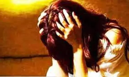 UP में मदरसा संचालक ने टीचर से किया रेप, पुलिस ने मामला दर्ज किया UP में मदरसा संचालक ने टीचर से किया रेप, पुलिस ने मामला दर्ज किया