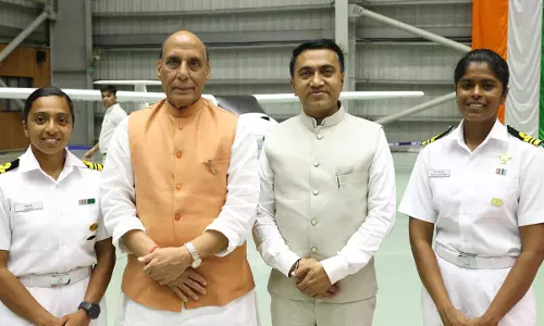 Pramod Sawant ने की नाविका सागर परिक्रमा II पूरी करने पर महिला नौसेना अधिकारियों की सराहना Pramod Sawant ने की नाविका सागर परिक्रमा II पूरी करने पर महिला नौसेना अधिकारियों की सराहना