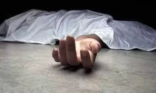 Lakhimpur Kheri में गन्ने के खेत के पास ग्रामीण का संदिग्ध हालात में शव बरामद Lakhimpur Kheri में गन्ने के खेत के पास ग्रामीण का संदिग्ध हालात में शव बरामद