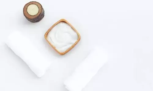 त्वचा विशेषज्ञ बोले– सावधान रहें कैंडल मॉइस्चराइज़र से