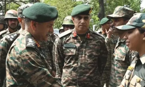 बदलते सुरक्षा परिदृश्य में सतर्क और तत्पर रहें: Army Chief