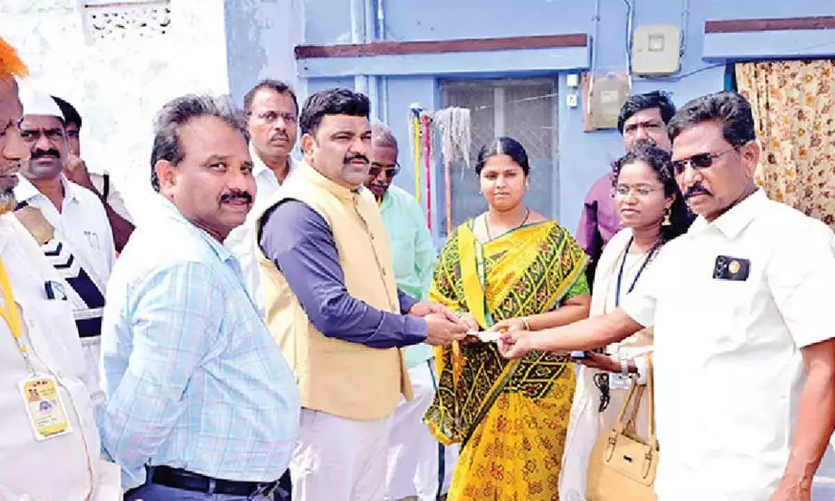 Andhra: कुरनूल जिले में 103.35 करोड़ रुपये की पेंशन वितरित की गई