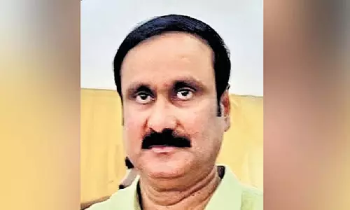 पीएमके के तीन विधायकों और पार्टी महासचिव ने नेतृत्व विवाद में अंबुमणि का समर्थन किया