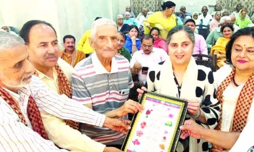 JKAACL-NDS ने वृद्धाश्रम में रहने वालों के लिए ‘डोगरी संगीत संध्या’ का आयोजन किया