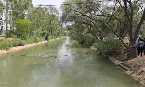 Delhi: मुनक नहर में नहाने गया युवक बहा, सर्च ऑपरेशन जारी