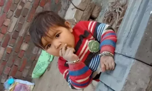 Haryana: वेंटिलेटर न मिलने से बच्ची की मौत, डॉक्टर बोले सिफारिश लाओ Haryana: वेंटिलेटर न मिलने से बच्ची की मौत, डॉक्टर बोले सिफारिश लाओ