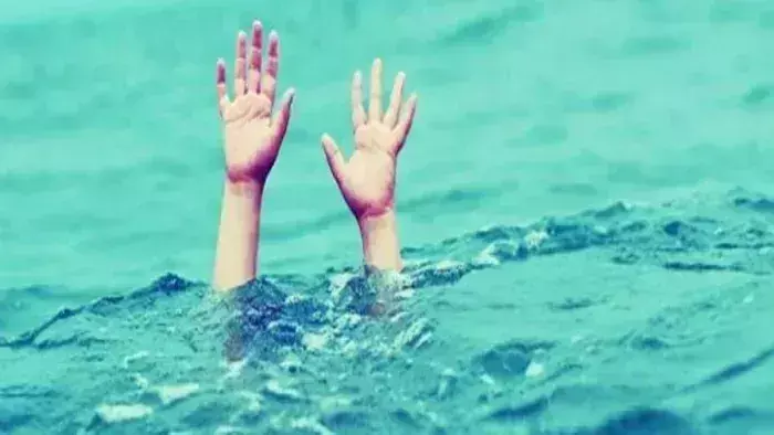 Firozabad: शिकोहाबाद क्षेत्र के नहर में डूबकर बालिका की मौत Firozabad: शिकोहाबाद क्षेत्र के नहर में डूबकर बालिका की मौत