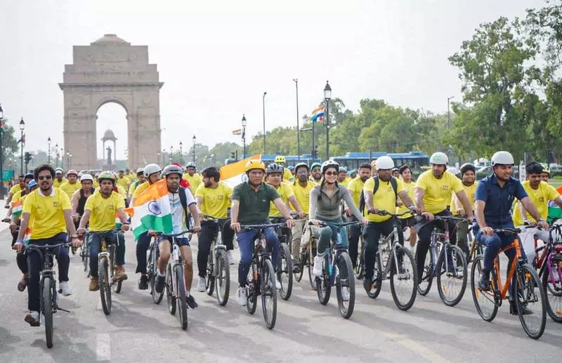 Delhi: साइकिल चलाना अपनी दिनचर्या का हिस्सा बनाएं: मंत्री Delhi: साइकिल चलाना अपनी दिनचर्या का हिस्सा बनाएं: मंत्री