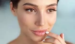 Beauty Care: प्राकृतिक रूप से गुलाबी और स्वस्थ होंठों के लिए आजमाएं ये 3 DIY स्क्रब Beauty Care: प्राकृतिक रूप से गुलाबी और स्वस्थ होंठों के लिए आजमाएं ये 3 DIY स्क्रब