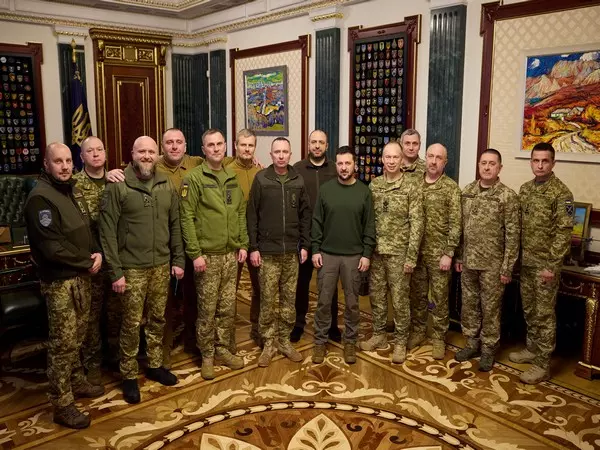 Ukraine के शीर्ष सैन्य कमांडर ने घातक हमले में 12 लोगों की मौत के बाद इस्तीफा दिया Ukraine के शीर्ष सैन्य कमांडर ने घातक हमले में 12 लोगों की मौत के बाद इस्तीफा दिया