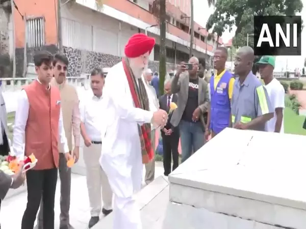 Shiv Sena MP श्रीकांत शिंदे ने लाइबेरिया में सर्वदलीय प्रतिनिधिमंडल का नेतृत्व किया Shiv Sena MP श्रीकांत शिंदे ने लाइबेरिया में सर्वदलीय प्रतिनिधिमंडल का नेतृत्व किया