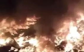 MP News: टायर की दुकान में लगी आग,लाखों रुपए का नुकसान MP News: टायर की दुकान में लगी आग,लाखों रुपए का नुकसान