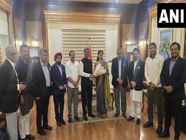 NCP-SCP MP सुप्रिया सुले के नेतृत्व में सर्वदलीय प्रतिनिधिमंडल मिस्र पहुंचा NCP-SCP MP सुप्रिया सुले के नेतृत्व में सर्वदलीय प्रतिनिधिमंडल मिस्र पहुंचा