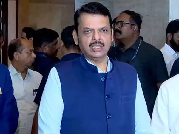 Maharashtra CM ईद-उल-अज़हा से पहले कानून-व्यवस्था की बैठक की अध्यक्षता करेंगे Maharashtra CM ईद-उल-अज़हा से पहले कानून-व्यवस्था की बैठक की अध्यक्षता करेंगे