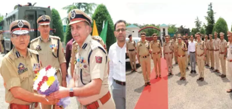 एडीजीपी सशस्त्र ने सशस्त्र पुलिस परिसर मंसबल का दौरा किया एडीजीपी सशस्त्र ने सशस्त्र पुलिस परिसर मंसबल का दौरा किया
