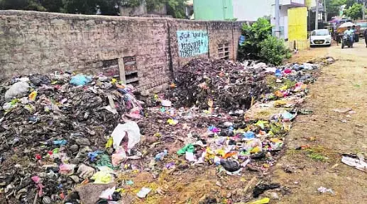 Gangavati : बरसात की चुनौती के लिए नगर परिषद तैयार नहीं Gangavati : बरसात की चुनौती के लिए नगर परिषद तैयार नहीं