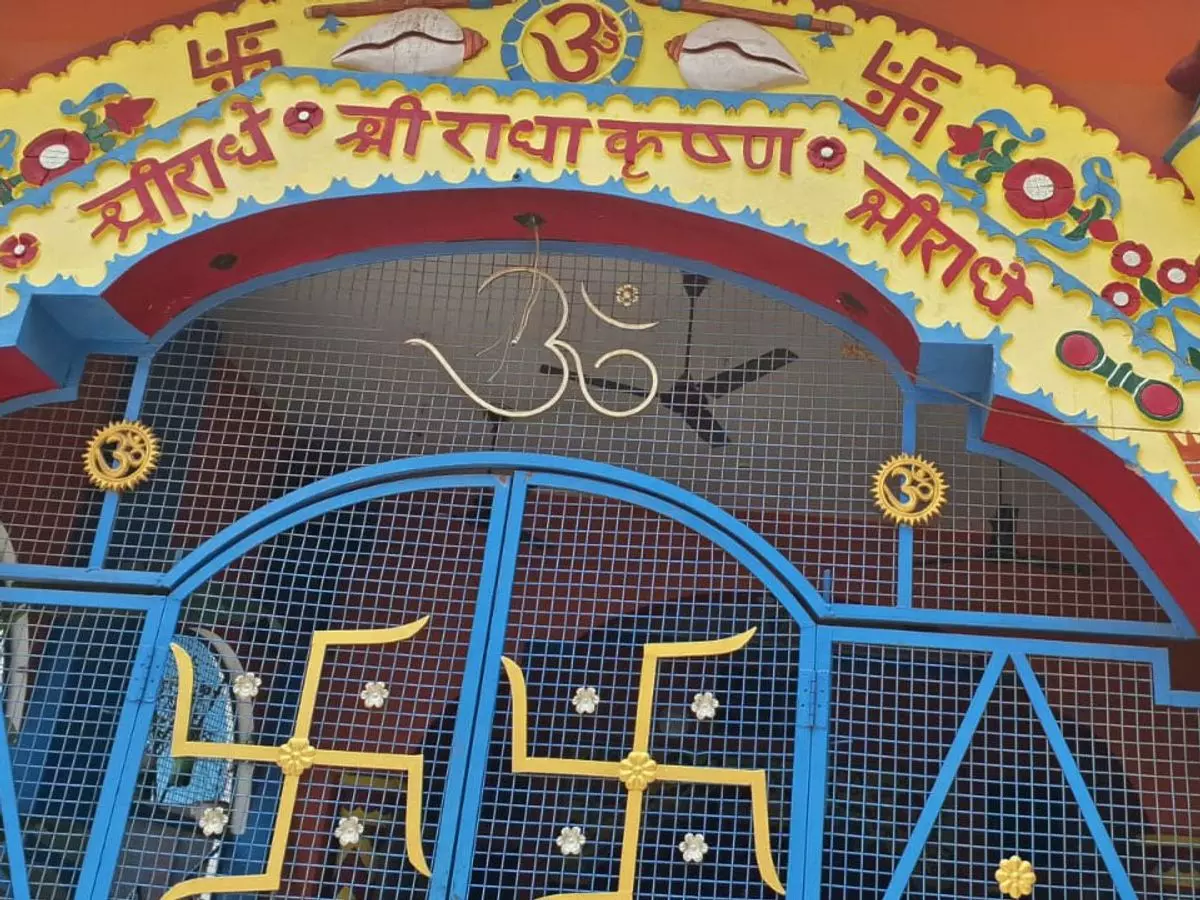 Bareilly: अष्टधातु की कीमती मूर्तियां चोरी, आंवला मंदिर में सनसनी Bareilly: अष्टधातु की कीमती मूर्तियां चोरी, आंवला मंदिर में सनसनी
