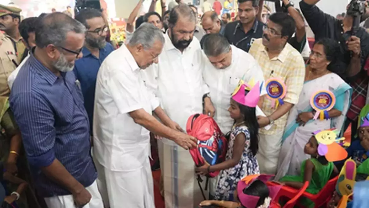 Kerala में स्कूल खुलने के साथ ही मानसून की बारिश रुक गई Kerala में स्कूल खुलने के साथ ही मानसून की बारिश रुक गई