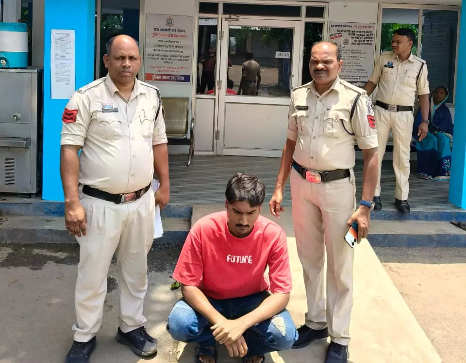 ट्रेलर लूट का पर्दाफाश, स्विफ्ट कार के साथ चार बदमाश गिरफ्तार ट्रेलर लूट का पर्दाफाश, स्विफ्ट कार के साथ चार बदमाश गिरफ्तार