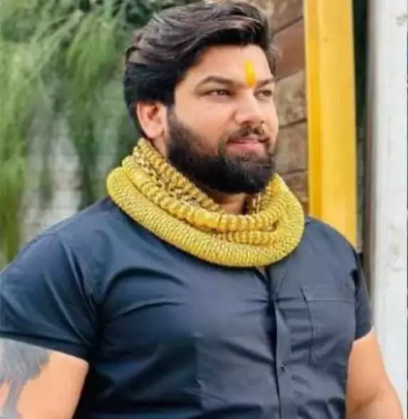 हिस्ट्रीशीटर रोहित तोमर की गुंडागर्दी, प्रॉपर्टी डीलर को सरेआम पीटा हिस्ट्रीशीटर रोहित तोमर की गुंडागर्दी, प्रॉपर्टी डीलर को सरेआम पीटा