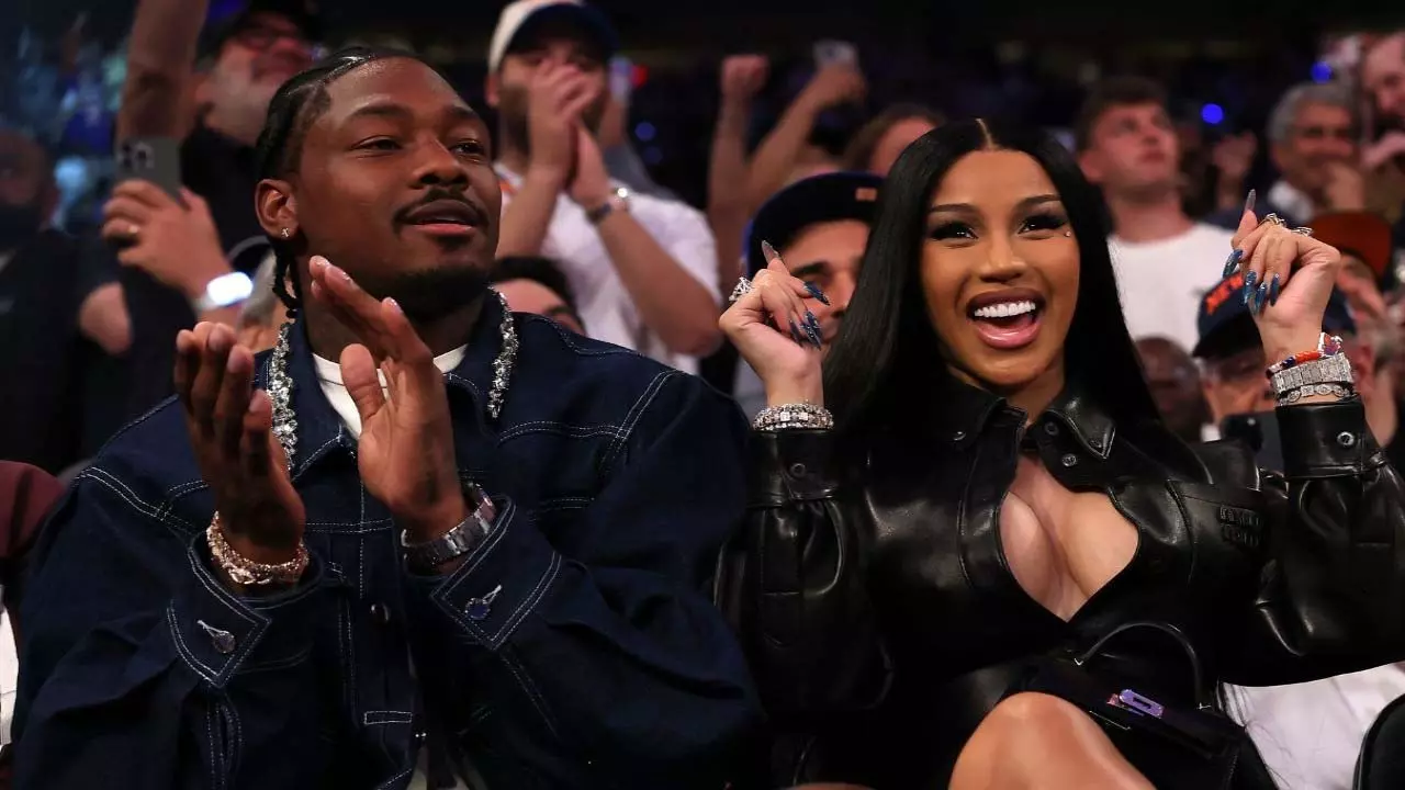 Cardi B ने तलाक के ड्रामे के बीच स्टेफ़न डिग्ग्स के साथ इंस्टाग्राम पर अपनी तस्वीरें साझा कीं Cardi B ने तलाक के ड्रामे के बीच स्टेफ़न डिग्ग्स के साथ इंस्टाग्राम पर अपनी तस्वीरें साझा कीं