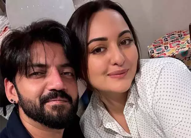 Sonakshi Sinha ने पति जहीर इकबाल के साथ शेयर किया बर्थडे का मजेदार वीडियो Sonakshi Sinha ने पति जहीर इकबाल के साथ शेयर किया बर्थडे का मजेदार वीडियो