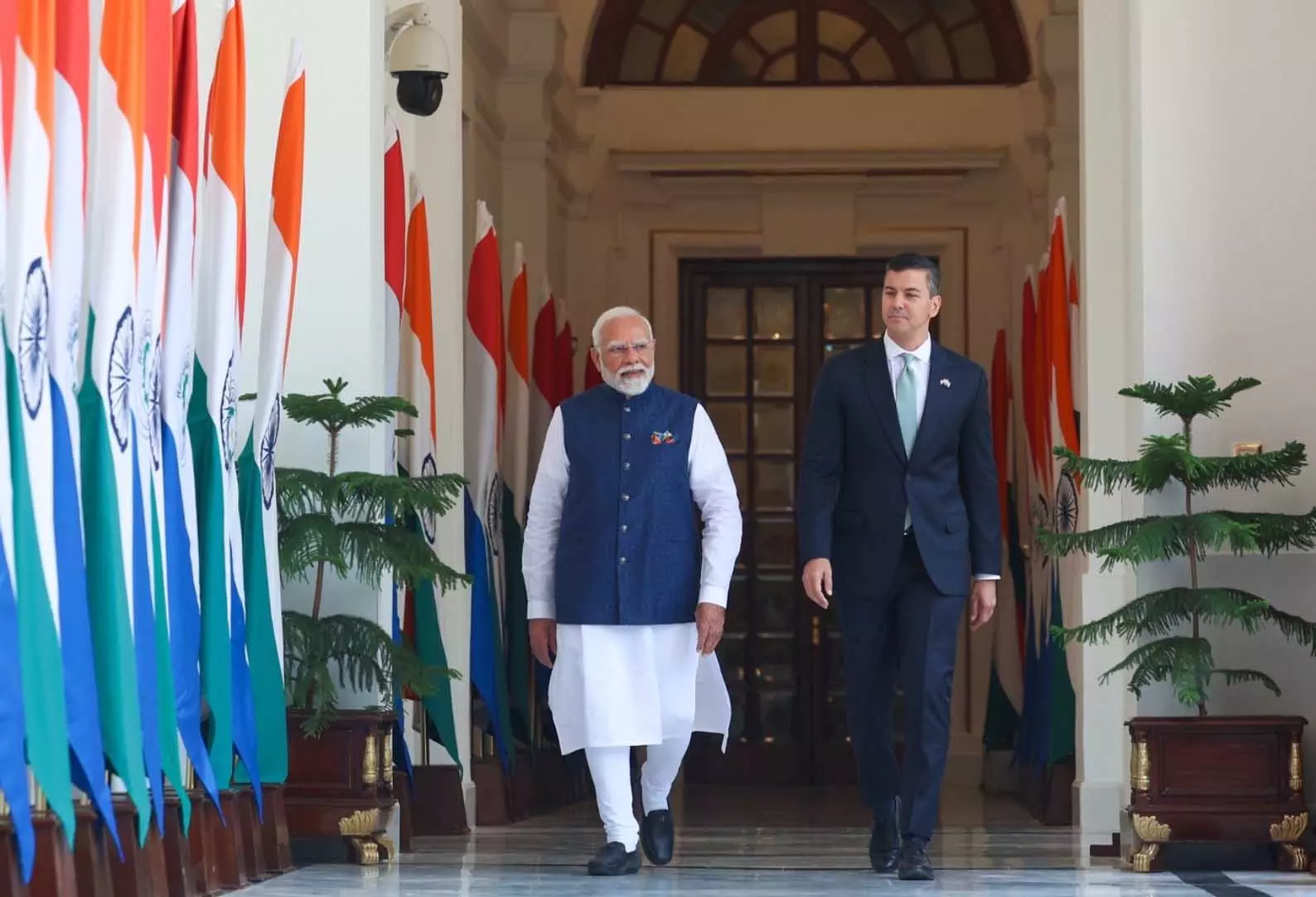 दोनों देश आतंकवाद के खिलाफ लड़ाई में कंधे से कंधा मिलाकर खड़े हैं, पैराग्वे के राष्ट्रपति से बोले पीएम मोदी दोनों देश आतंकवाद के खिलाफ लड़ाई में कंधे से कंधा मिलाकर खड़े हैं, पैराग्वे के राष्ट्रपति से बोले पीएम मोदी