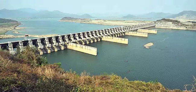 Andhra : पोलावरम परियोजना में लघु बांध के निर्माण की तैयारी की जा रही Andhra : पोलावरम परियोजना में लघु बांध के निर्माण की तैयारी की जा रही