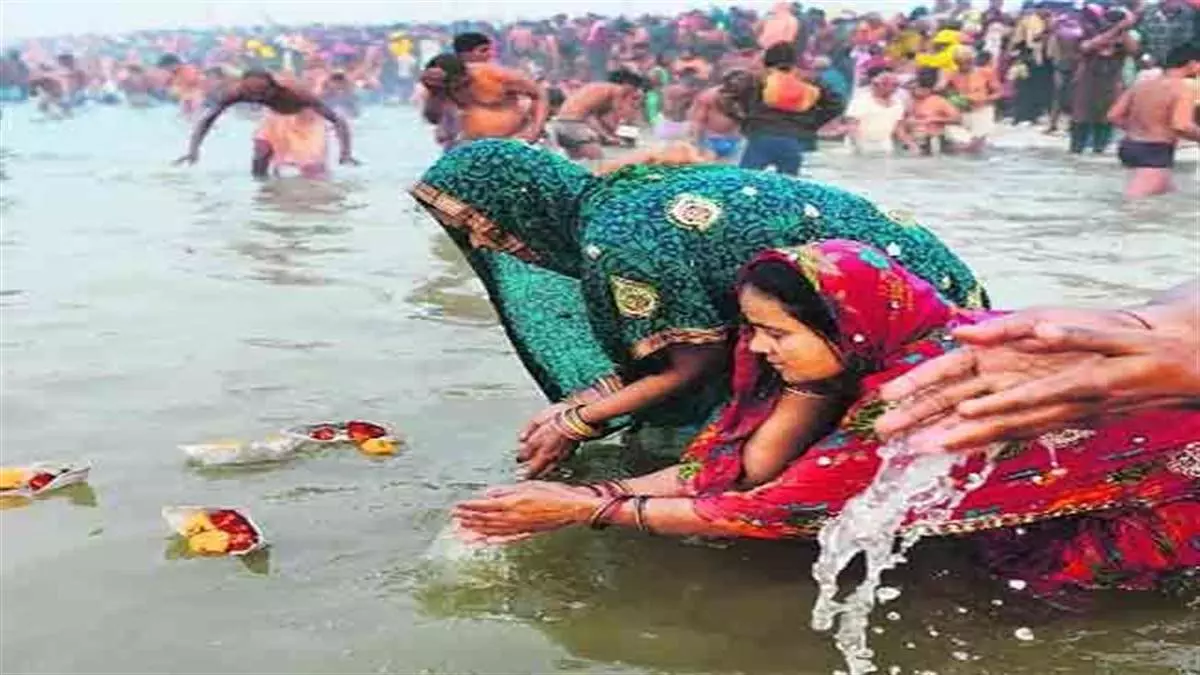 Ganga Dussehra पर पंखा-पानी दान करने की परंपरा और उसकी वजह Ganga Dussehra पर पंखा-पानी दान करने की परंपरा और उसकी वजह