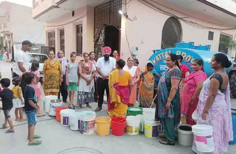 Jalandhar: वर्षा जल संचयन के लिए पानी के समय को नियंत्रित करें, लीक को ठीक करें Jalandhar: वर्षा जल संचयन के लिए पानी के समय को नियंत्रित करें, लीक को ठीक करें