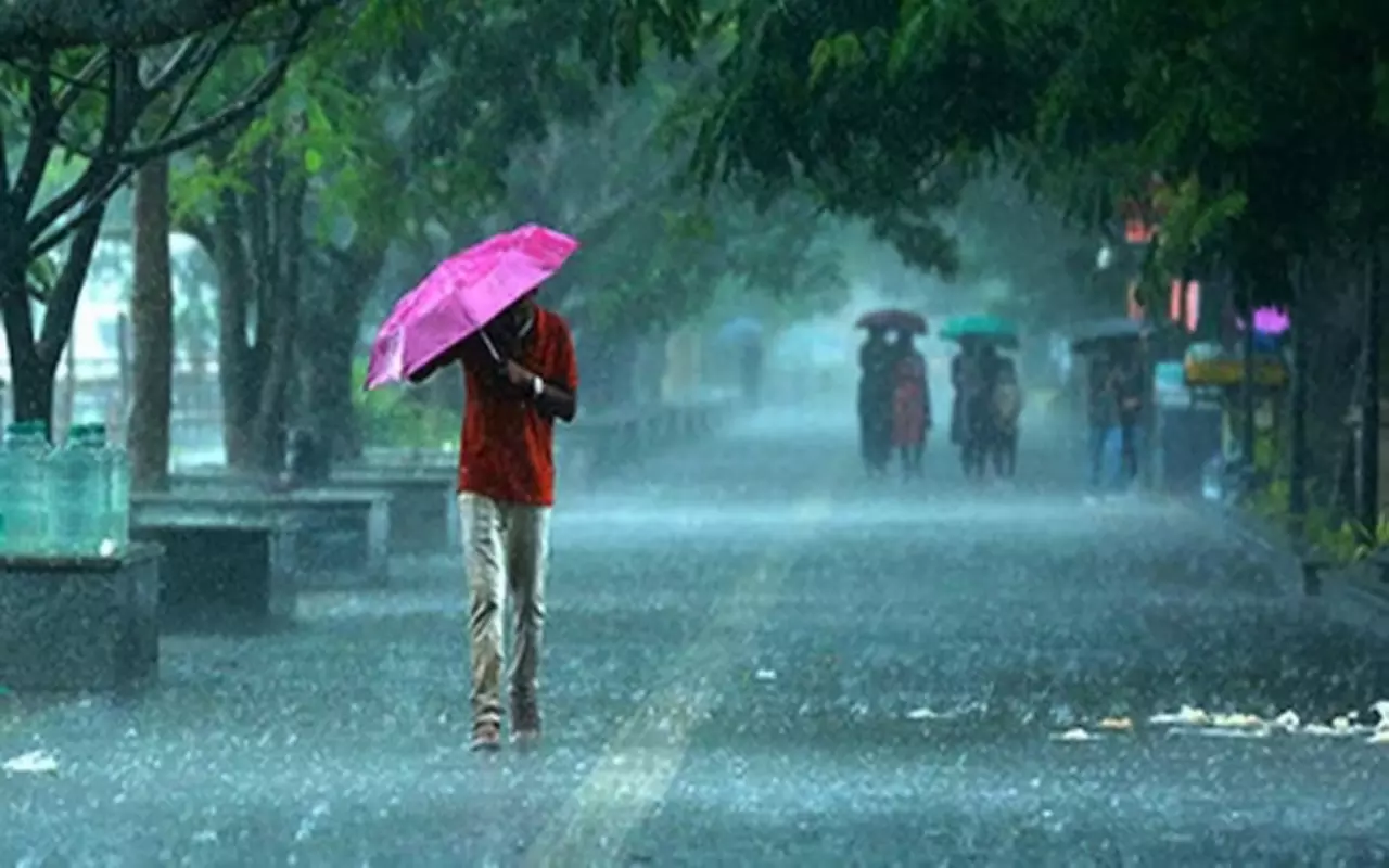 Jharkhand में मानसून का बदला ट्रैक, अब 10 से 12 जून के बीच होगी इंट्री Jharkhand में मानसून का बदला ट्रैक, अब 10 से 12 जून के बीच होगी इंट्री