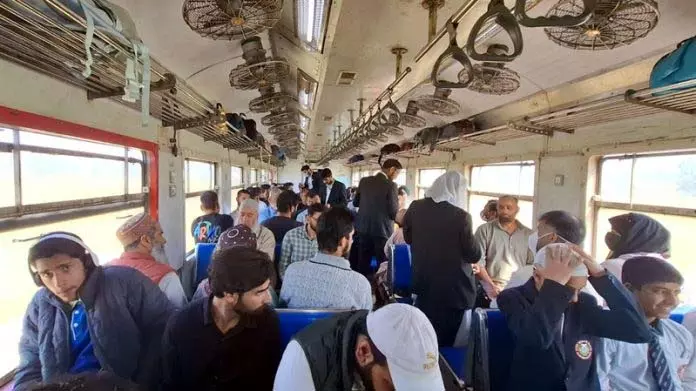 Jammu रेल मंडल में सघन टिकट जांच अभियान चलाया गया Jammu रेल मंडल में सघन टिकट जांच अभियान चलाया गया