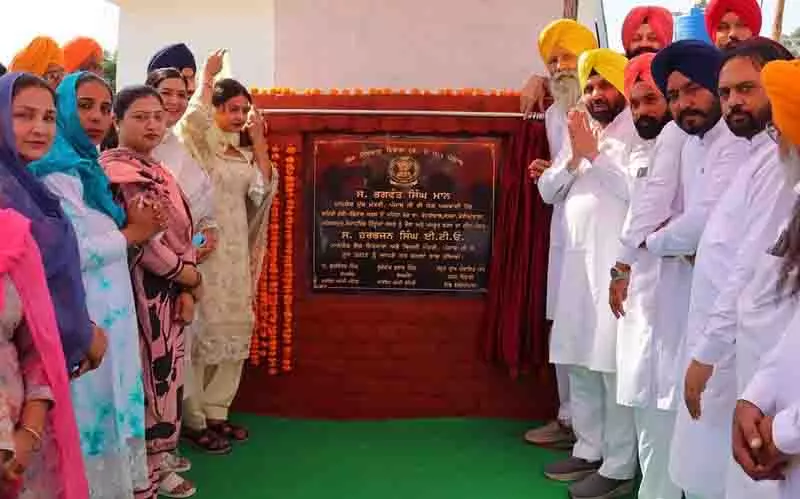 मंत्री ने गहरी Mandi से महिता को जोड़ने वाली सड़क का शिलान्यास किया मंत्री ने गहरी Mandi से महिता को जोड़ने वाली सड़क का शिलान्यास किया