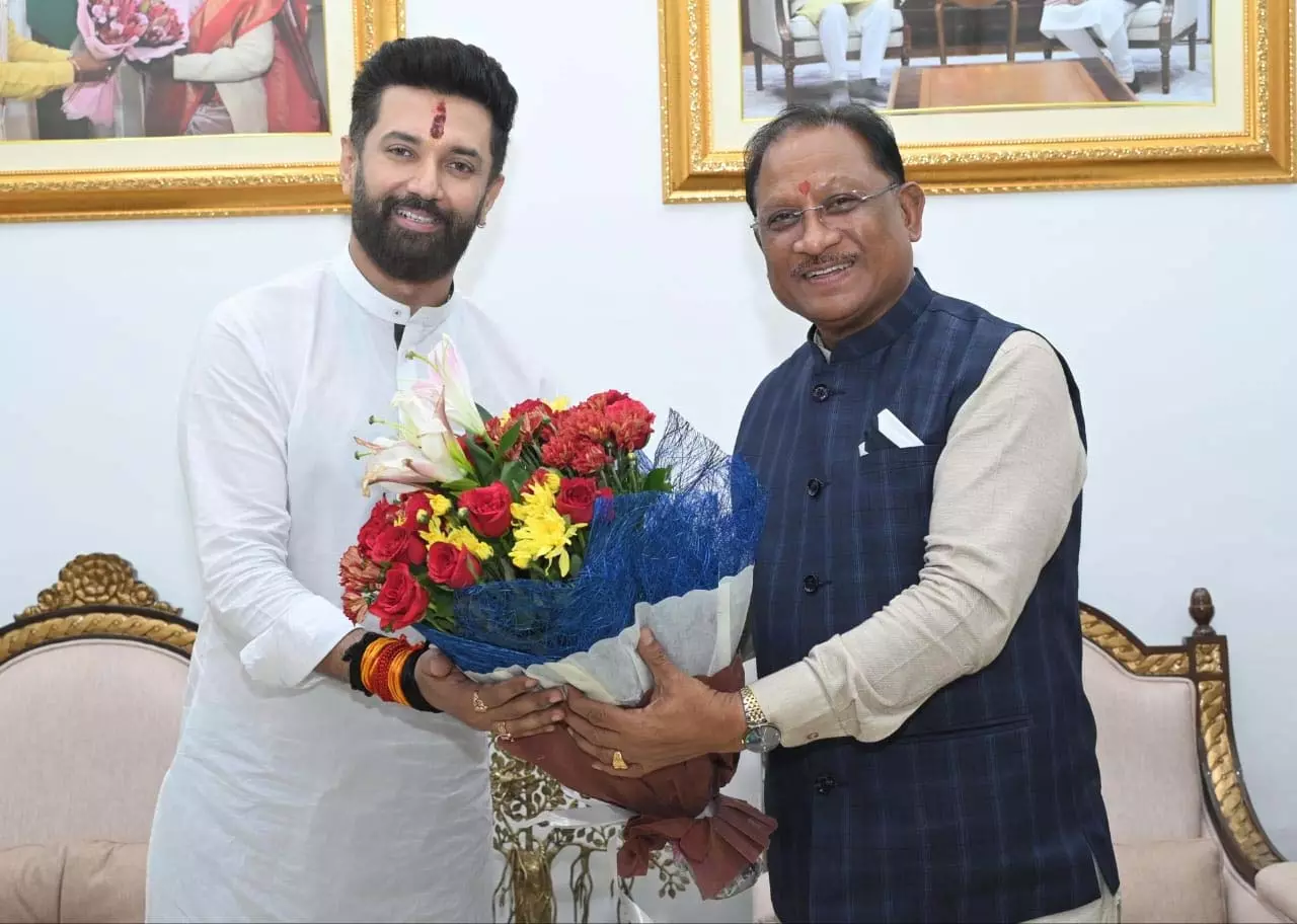 मुख्यमंत्री साय से केन्द्रीय मंत्री चिराग पासवान ने की सौजन्य मुलाकात मुख्यमंत्री साय से केन्द्रीय मंत्री चिराग पासवान ने की सौजन्य मुलाकात