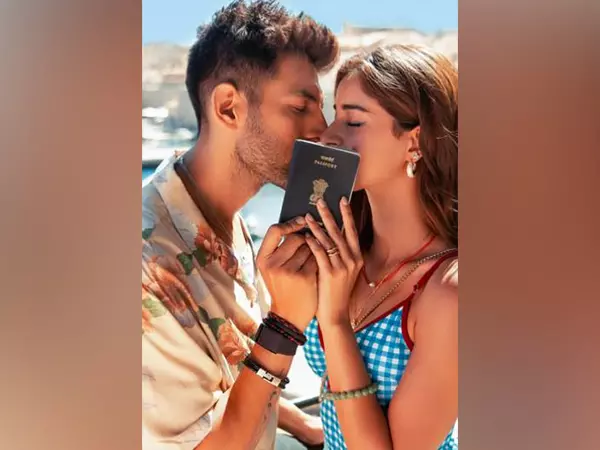 Kartik, अनन्या तू मेरी मैं तेरा मैं तेरा तू मेरी के लिए फिर साथ आए Kartik, अनन्या तू मेरी मैं तेरा मैं तेरा तू मेरी के लिए फिर साथ आए