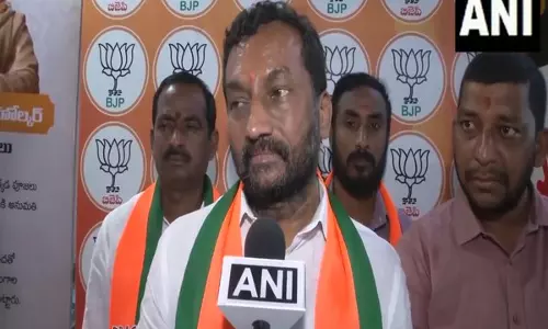 BJP सांसद रघुनंदन राव ने कविता के धरने को मीडिया स्टंट बताया