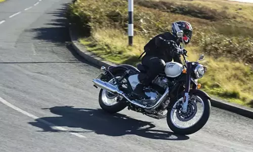 26% की छलांग, Royal Enfield  ने मारी बाज़ी