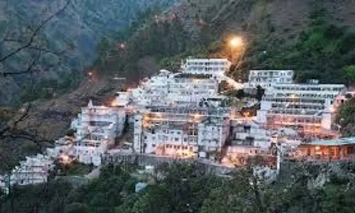 Mata Vaishno Devi: अवैध गतिविधियों पर पुलिस सतर्क, 1 गिरफ्तार Mata Vaishno Devi: अवैध गतिविधियों पर पुलिस सतर्क, 1 गिरफ्तार