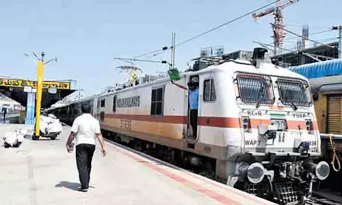 श्रीवारी दर्शन के लिए भीड़ को नियंत्रित करने के लिए SCR ने विशेष ट्रेनें और अतिरिक्त कोच जोड़े