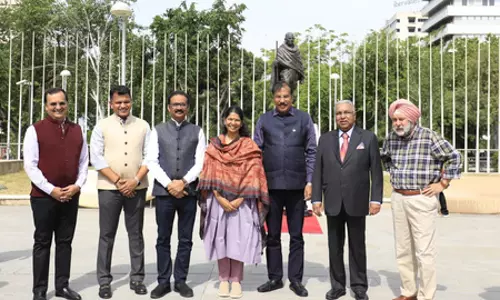 कनिमोझी के नेतृत्व में स्पेन पहुंचा भारतीय प्रतिनिधिमंडल कनिमोझी के नेतृत्व में स्पेन पहुंचा भारतीय प्रतिनिधिमंडल