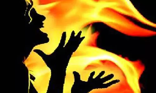 Bareilly: सिपाही ने रिश्ते को किया शर्मसार, पत्नी को जलाने का प्रयास Bareilly: सिपाही ने रिश्ते को किया शर्मसार, पत्नी को जलाने का प्रयास