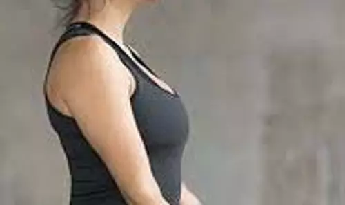 Yoga : गिरते बालों से है परेशान, तो करें ये योगासन