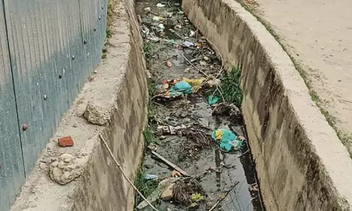 Bandipora में निवासियों ने जल स्रोतों और नहरों की नियमित सफाई की मांग की Bandipora में निवासियों ने जल स्रोतों और नहरों की नियमित सफाई की मांग की