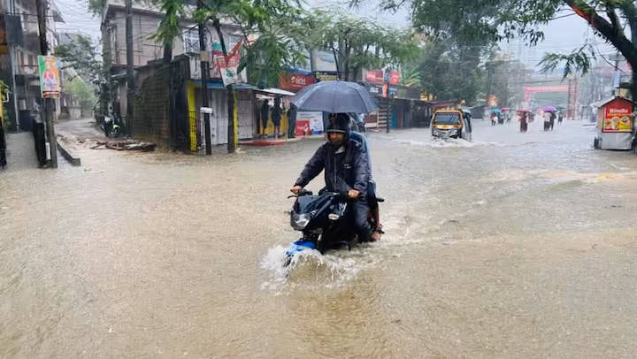 Lucknow: यूपी में अलर्ट तो नॉर्थ ईस्ट में बाढ़ से हाहाकार Lucknow: यूपी में अलर्ट तो नॉर्थ ईस्ट में बाढ़ से हाहाकार