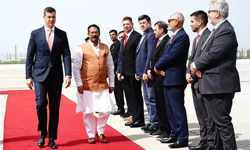 पैराग्वे राष्ट्रपति ने औपचारिक स्वागत के साथ India की पहली राजकीय यात्रा शुरू की पैराग्वे राष्ट्रपति ने औपचारिक स्वागत के साथ India की पहली राजकीय यात्रा शुरू की