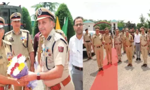 एडीजीपी सशस्त्र ने सशस्त्र पुलिस परिसर मंसबल का दौरा किया एडीजीपी सशस्त्र ने सशस्त्र पुलिस परिसर मंसबल का दौरा किया