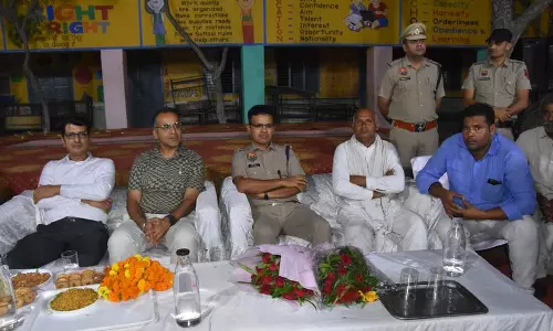 Karnal के अधिकारियों ने रात्रि विश्राम कार्यक्रम के दौरान ग्रामीणों से संपर्क किया Karnal के अधिकारियों ने रात्रि विश्राम कार्यक्रम के दौरान ग्रामीणों से संपर्क किया