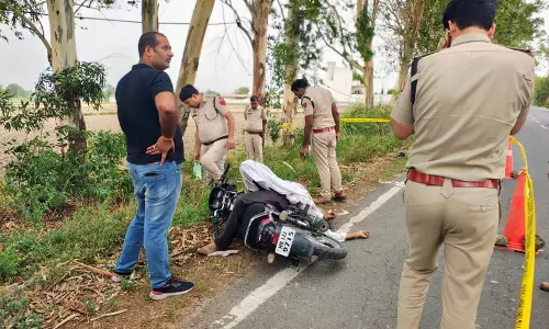 Rohtak के एक गांव में व्यक्ति की गोली मारकर हत्या, गैंगवार का संदेह Rohtak के एक गांव में व्यक्ति की गोली मारकर हत्या, गैंगवार का संदेह