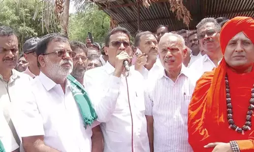 Karnataka: राजमार्ग अवरुद्ध करने पर विधायकों, मठाधीशों के खिलाफ मामला दर्ज